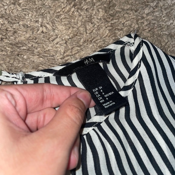 H&M Tank Top - Picture 2 of 2